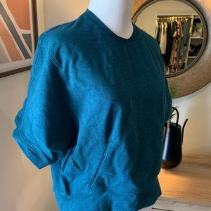 Lululemon sweatshirt top
